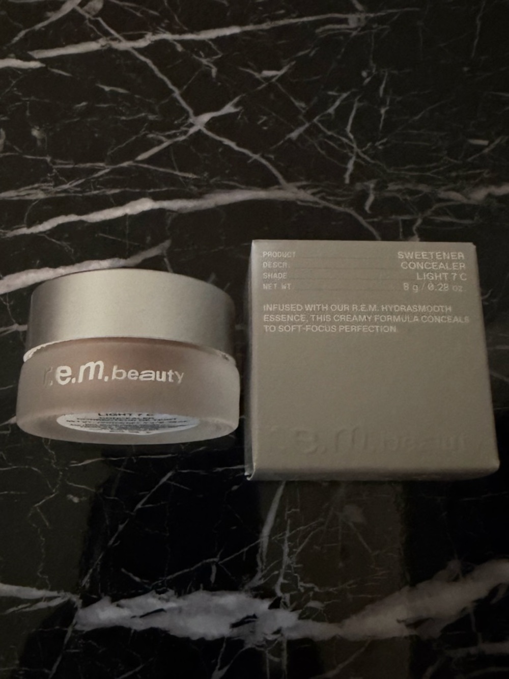 R.e.m. beauty SWEETENER CONCEALER LIGHT 7C